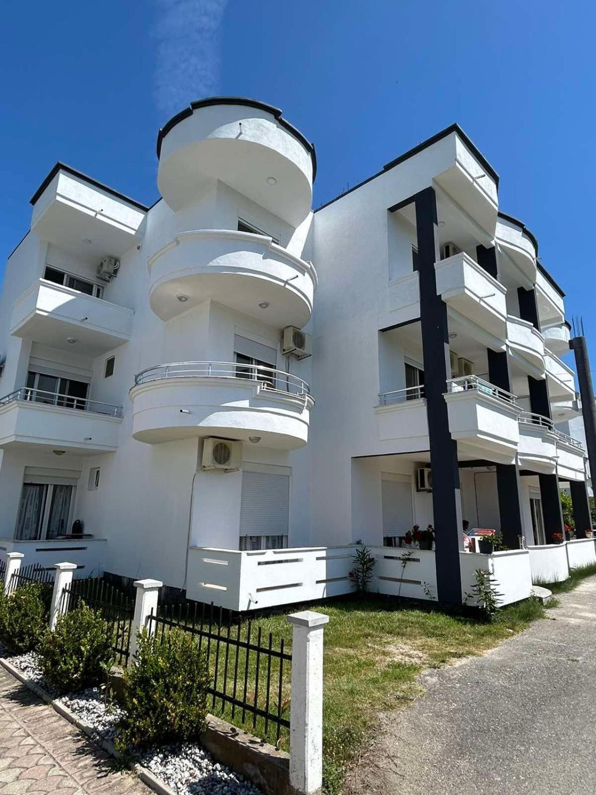 Apartmani Agovic Улцинь Екстер'єр фото