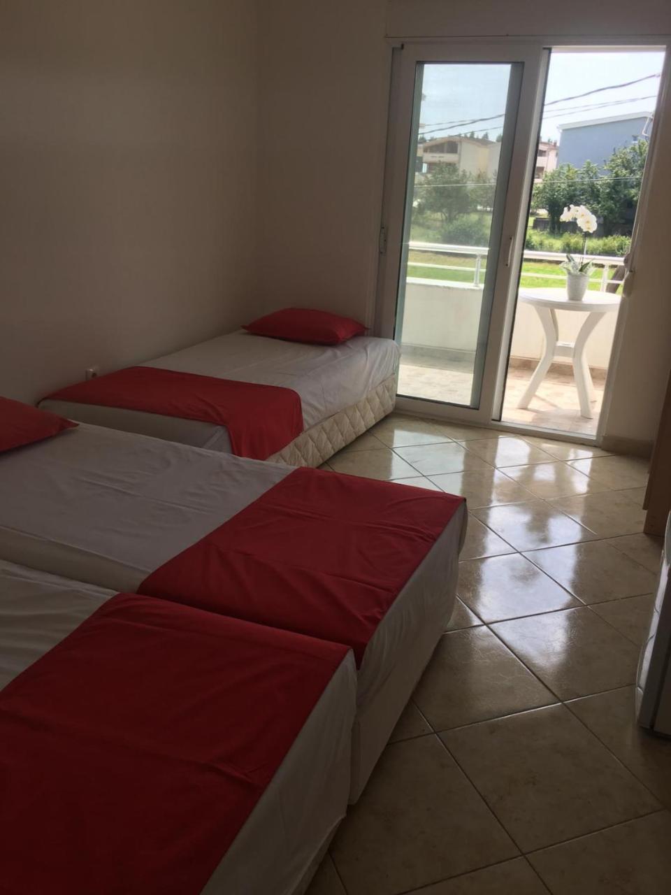 Apartmani Agovic Улцинь Екстер'єр фото