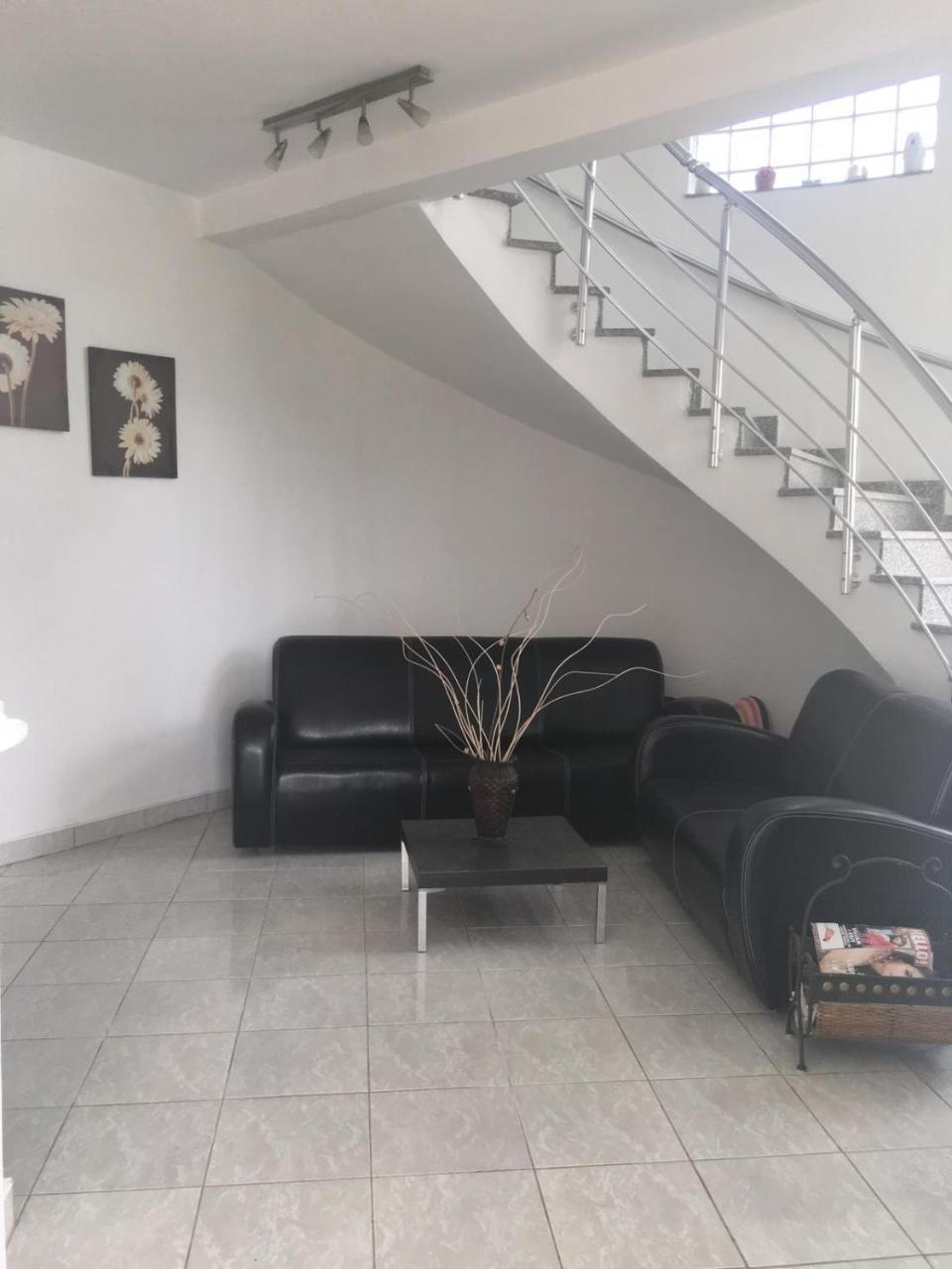Apartmani Agovic Улцинь Екстер'єр фото